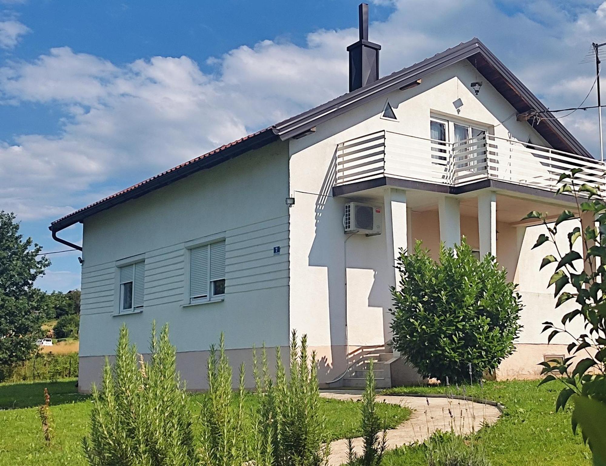 Guest House Pin Laktaši المظهر الخارجي الصورة